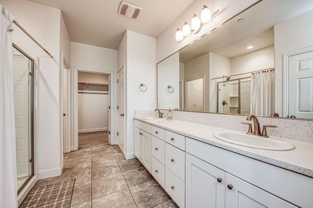 2381 N Jason Avenue, Fresno, CA 93737