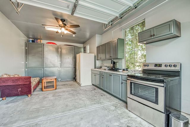 2381 N Jason Avenue, Fresno, CA 93737