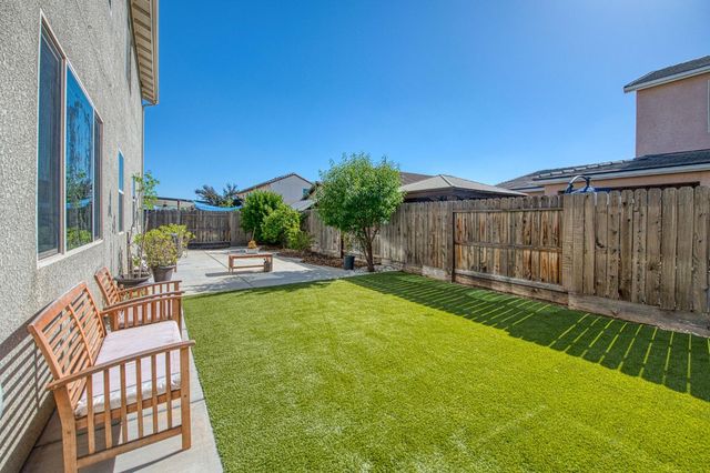 2381 N Jason Avenue, Fresno, CA 93737