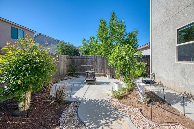 2381 N Jason Avenue, Fresno, CA 93737