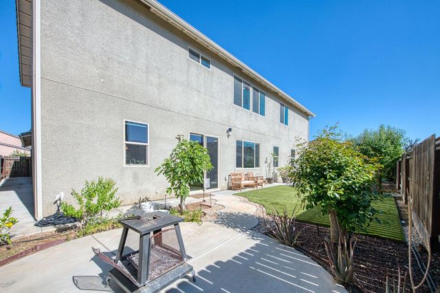 2381 N Jason Avenue, Fresno, CA 93737