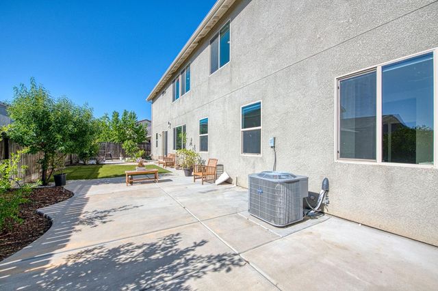 2381 N Jason Avenue, Fresno, CA 93737