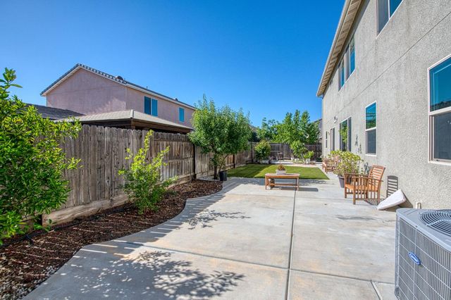 2381 N Jason Avenue, Fresno, CA 93737