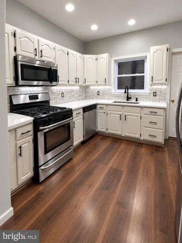 1542 S HICKS ST, Philadelphia, PA 19146