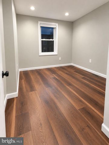 1542 S HICKS ST, Philadelphia, PA 19146