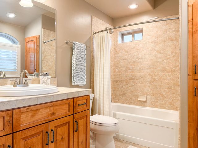 2920 Martel Crk, Rescue, CA 95672