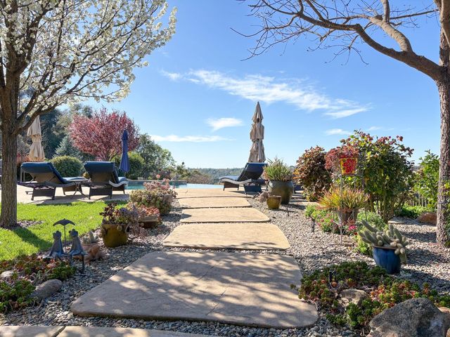 2920 Martel Crk, Rescue, CA 95672