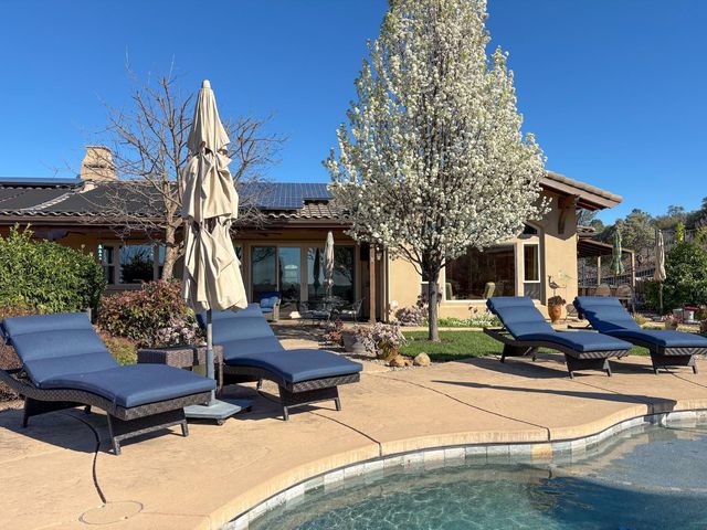 2920 Martel Crk, Rescue, CA 95672