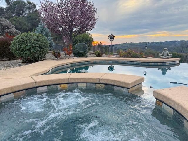 2920 Martel Crk, Rescue, CA 95672