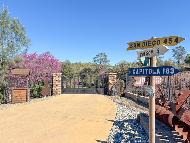 2920 Martel Crk, Rescue, CA 95672