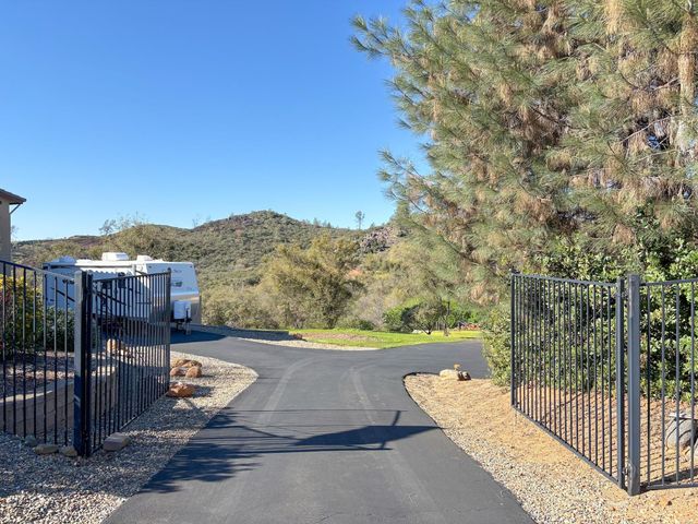 2920 Martel Crk, Rescue, CA 95672