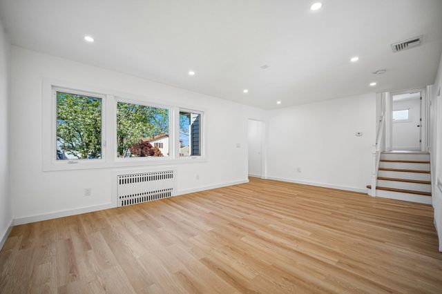 27 MOUNTAINVIEW DR, Clifton, NJ 07013