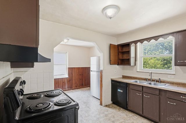 3270 Van Zandt Drive, Cincinnati, OH 45211
