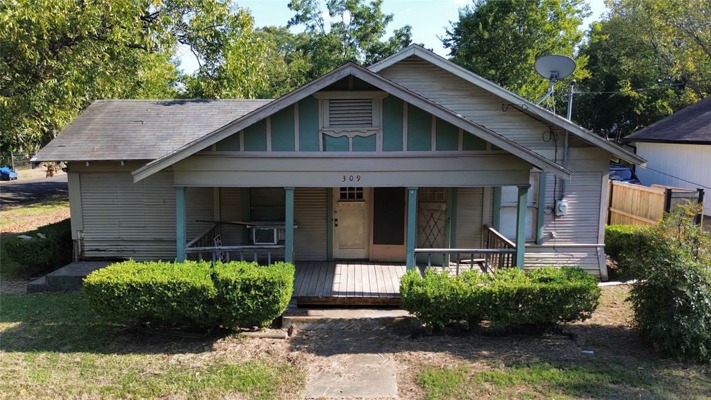 309 E Milam Street, Ennis, TX 75119