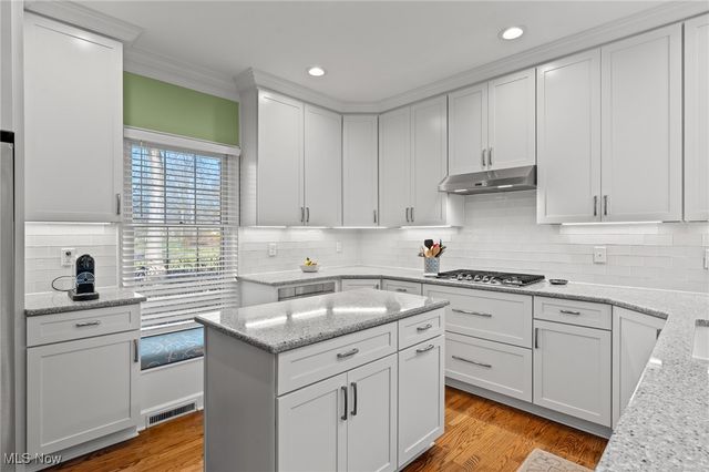 105 Fox Trace Lane, Hudson, OH 44236