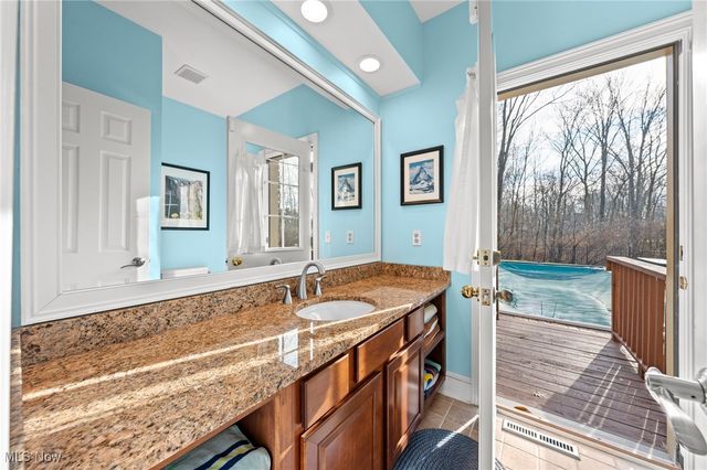 105 Fox Trace Lane, Hudson, OH 44236