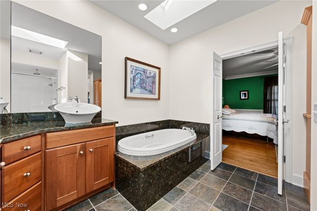 105 Fox Trace Lane, Hudson, OH 44236