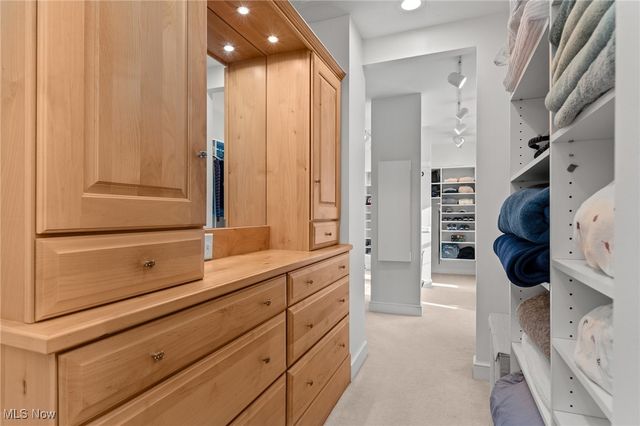 105 Fox Trace Lane, Hudson, OH 44236