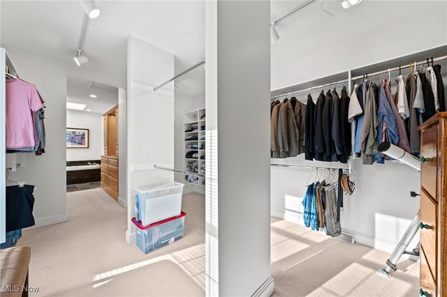 105 Fox Trace Lane, Hudson, OH 44236