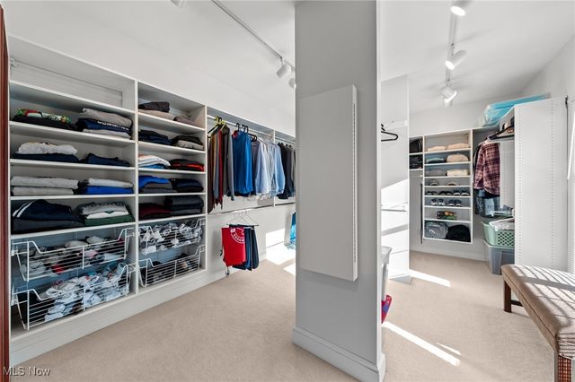 105 Fox Trace Lane, Hudson, OH 44236