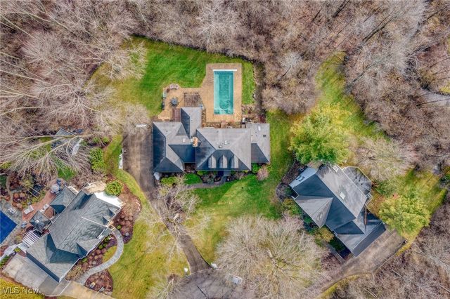 105 Fox Trace Lane, Hudson, OH 44236