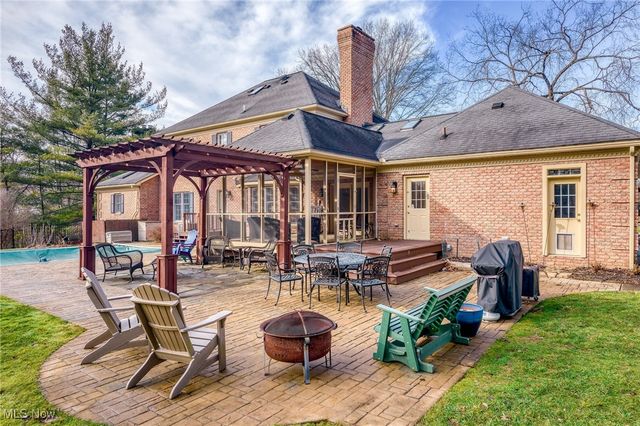 105 Fox Trace Lane, Hudson, OH 44236