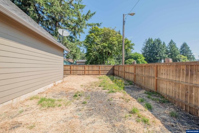 4206 Main St, Sweet Home, OR 97386