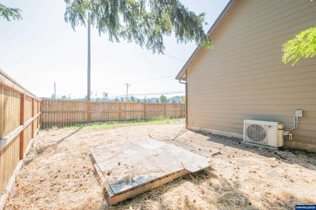 4206 Main St, Sweet Home, OR 97386