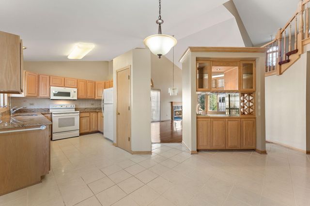 1459 Carriage Oaks Court, Dyer, IN 46311