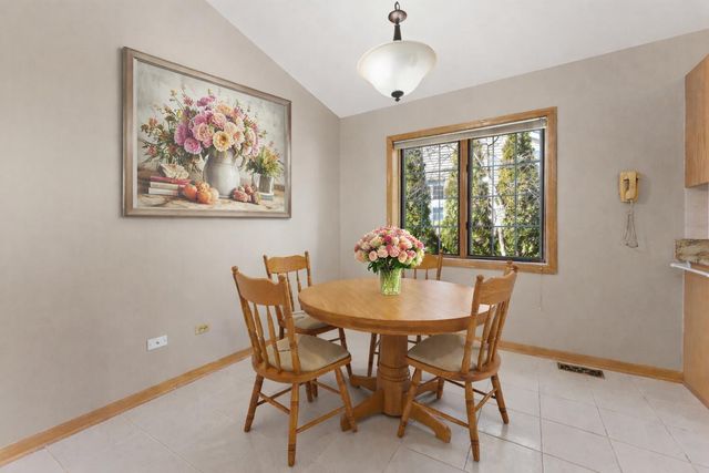 1459 Carriage Oaks Court, Dyer, IN 46311