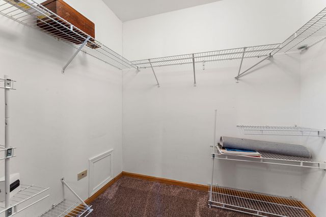 1459 Carriage Oaks Court, Dyer, IN 46311