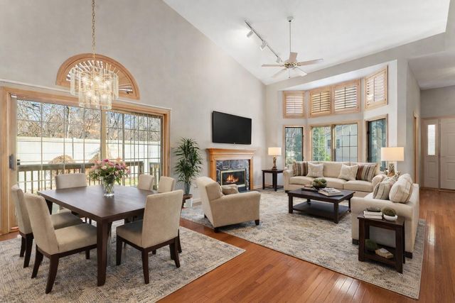 1459 Carriage Oaks Court, Dyer, IN 46311