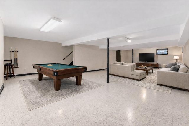 1459 Carriage Oaks Court, Dyer, IN 46311