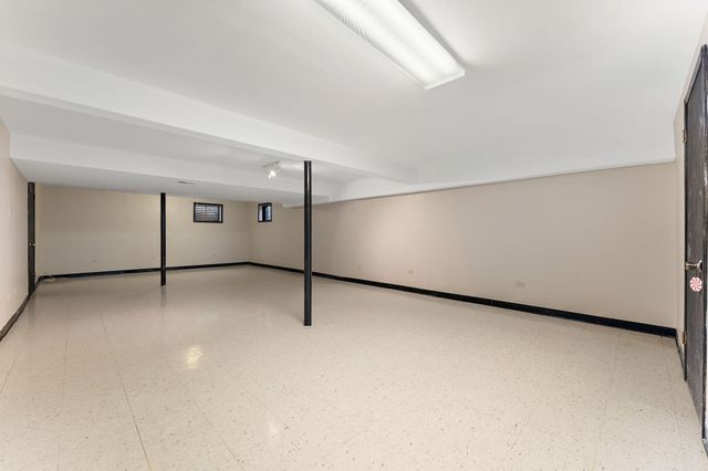 1459 Carriage Oaks Court, Dyer, IN 46311