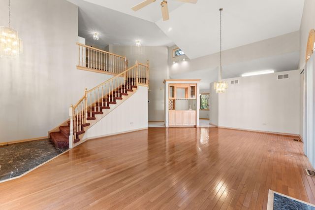 1459 Carriage Oaks Court, Dyer, IN 46311