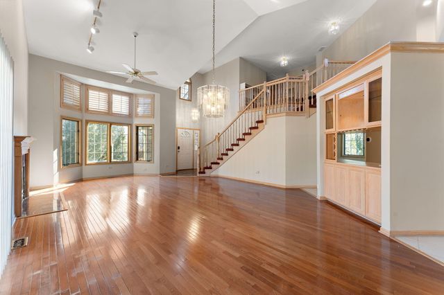 1459 Carriage Oaks Court, Dyer, IN 46311