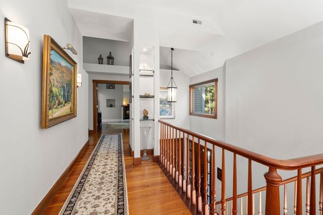 39 Westbrook Ln, Westwood, MA 02090