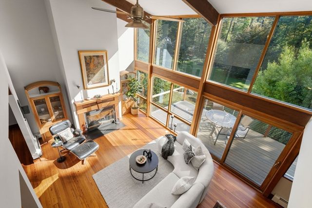 39 Westbrook Ln, Westwood, MA 02090