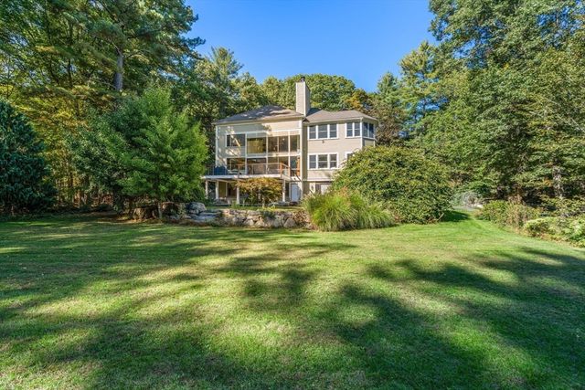 39 Westbrook Ln, Westwood, MA 02090