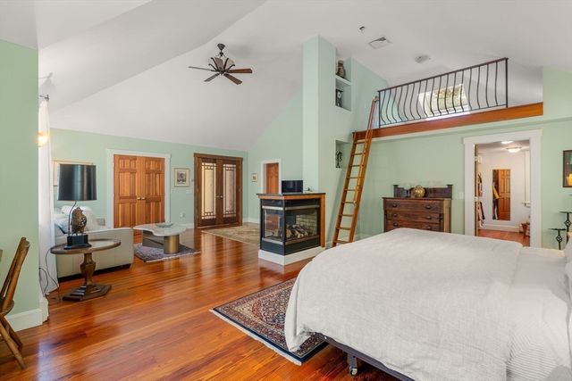 39 Westbrook Ln, Westwood, MA 02090