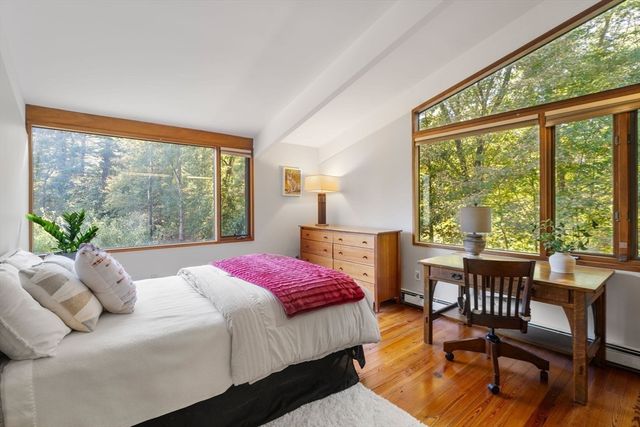 39 Westbrook Ln, Westwood, MA 02090