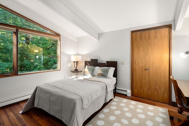 39 Westbrook Ln, Westwood, MA 02090