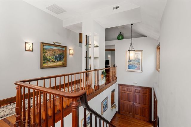 39 Westbrook Ln, Westwood, MA 02090