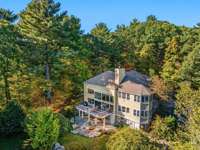 39 Westbrook Ln, Westwood, MA 02090