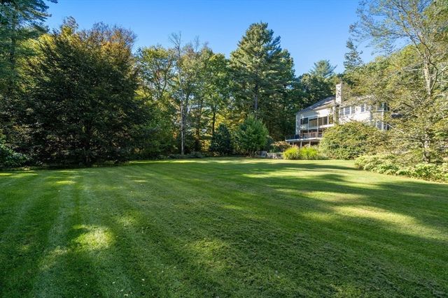 39 Westbrook Ln, Westwood, MA 02090