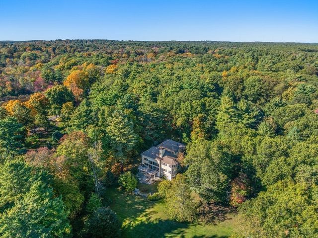 39 Westbrook Ln, Westwood, MA 02090