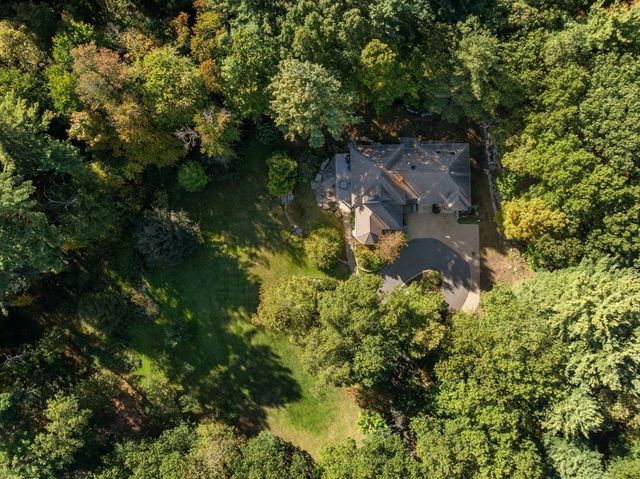 39 Westbrook Ln, Westwood, MA 02090