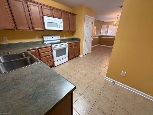 5628 Roundup Circle, Greensboro, NC 27405