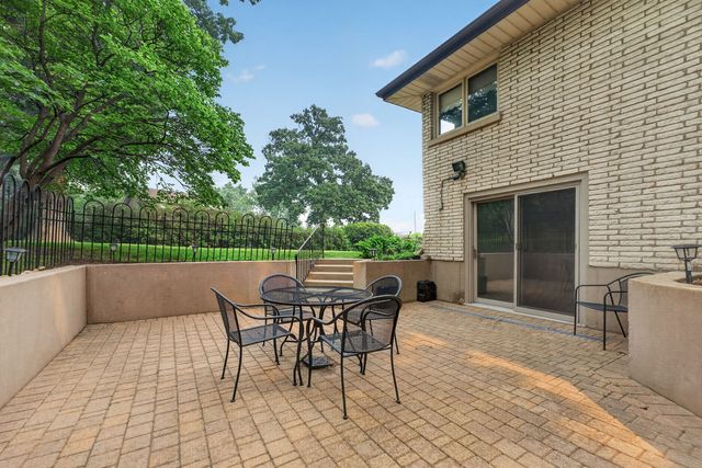 304 E Irving Park Road, Roselle, IL 60172