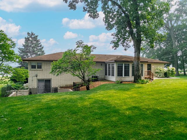 304 E Irving Park Road, Roselle, IL 60172